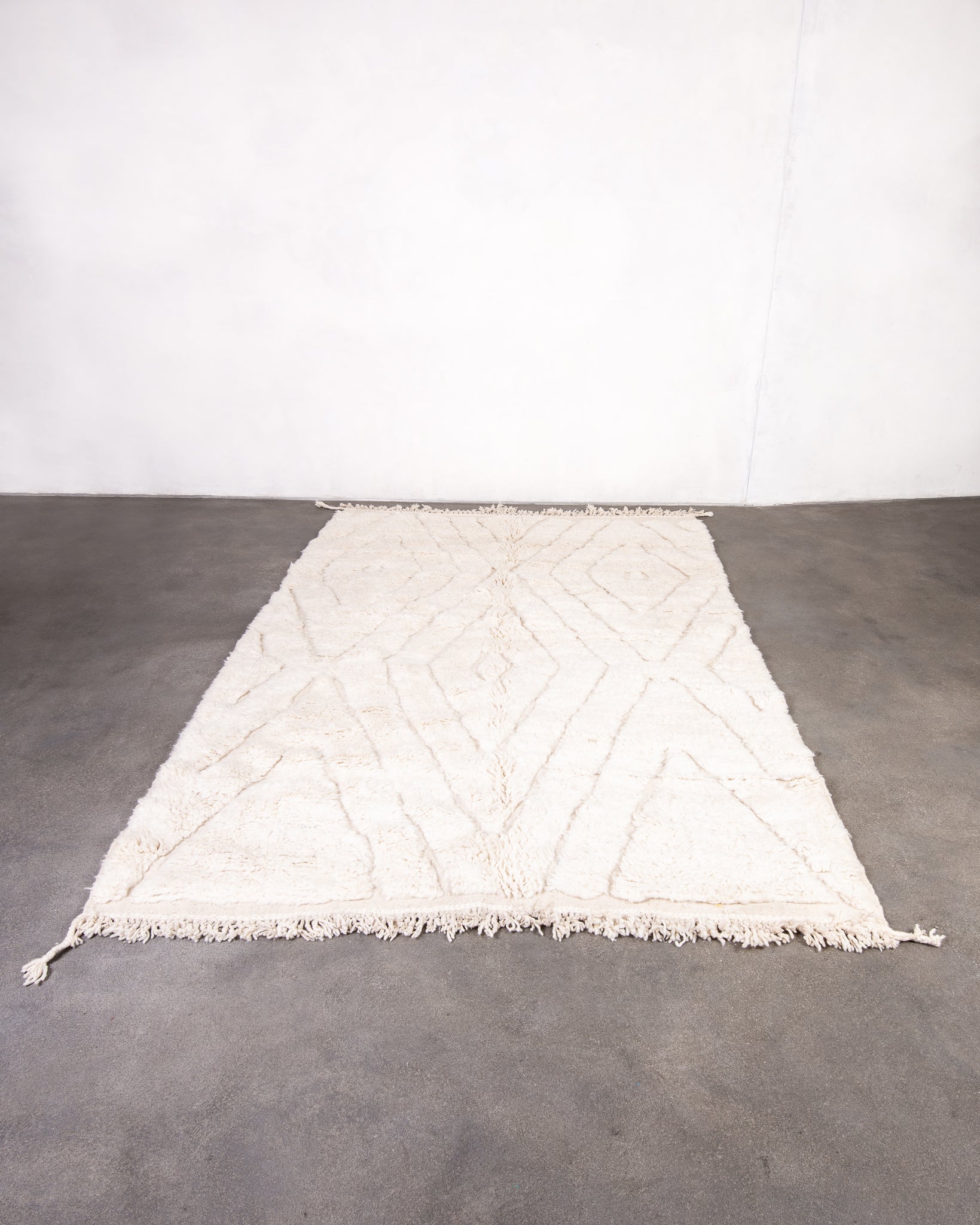 Modern designer handcrafted Berber rug from morocco Beniourain with beautiful colors and patterns